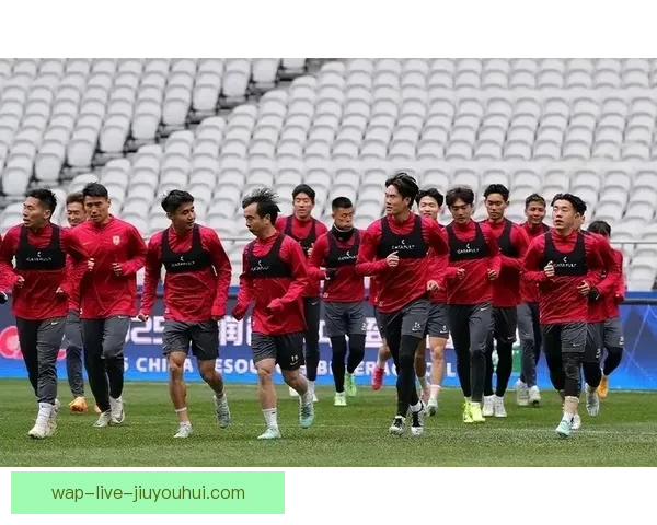 天下足球直播间聚焦精彩赛事每周带你走进足球世界的巅峰对决